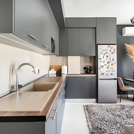 Elegant, Modern & Spacious Apartment In Thessaloniki With Balcony Εξωτερικό φωτογραφία