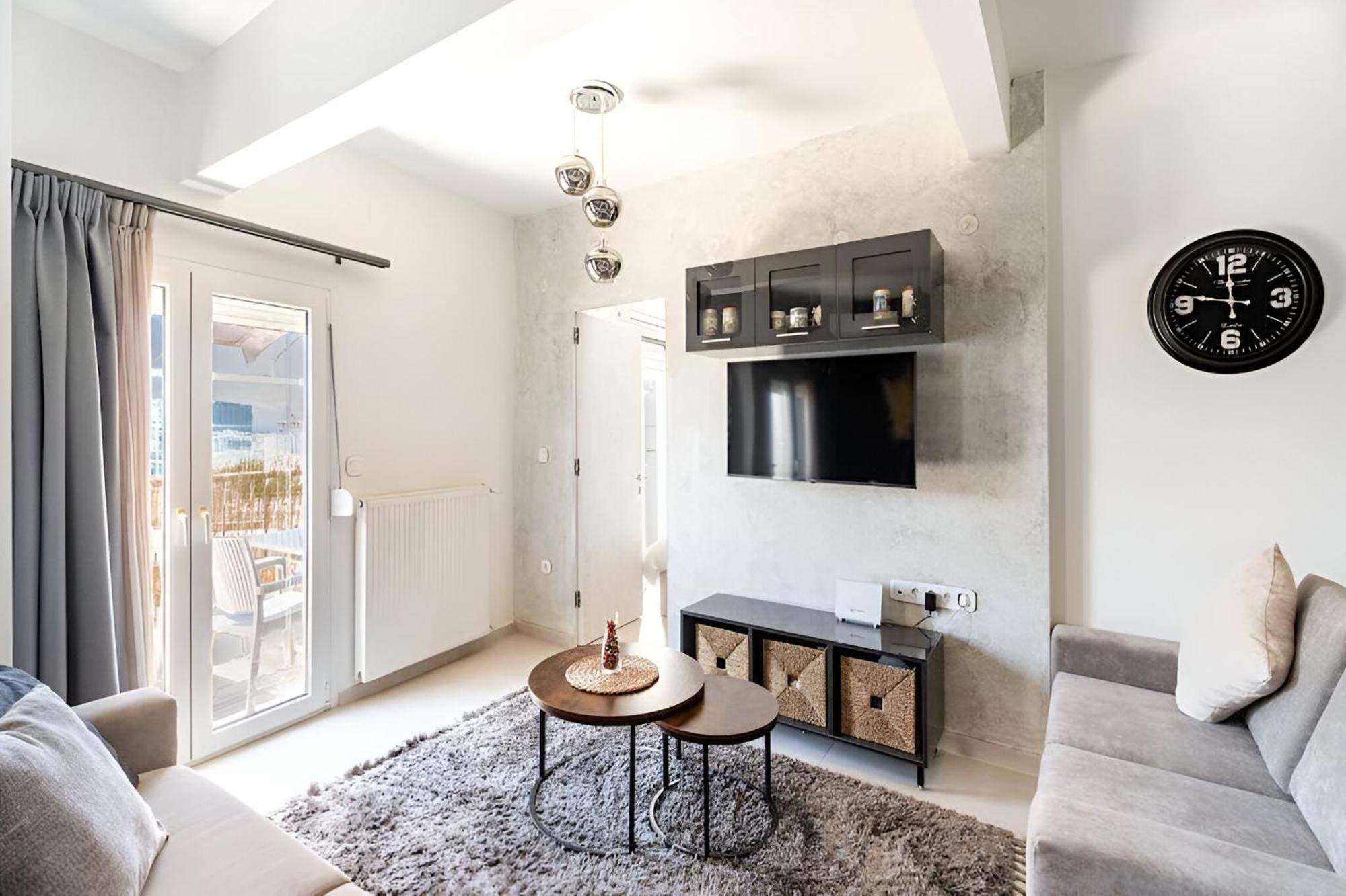 Elegant, Modern & Spacious Apartment In Thessaloniki With Balcony Εξωτερικό φωτογραφία