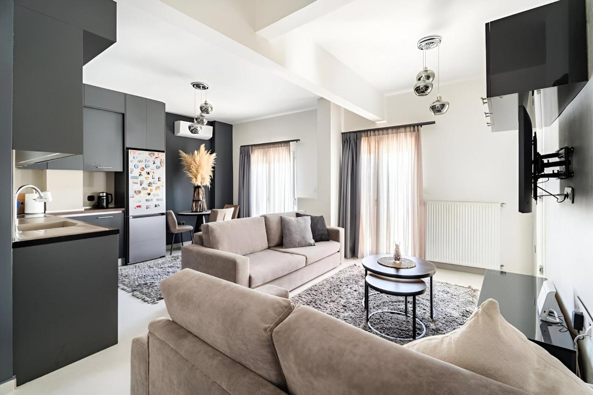 Elegant, Modern & Spacious Apartment In Thessaloniki With Balcony Εξωτερικό φωτογραφία