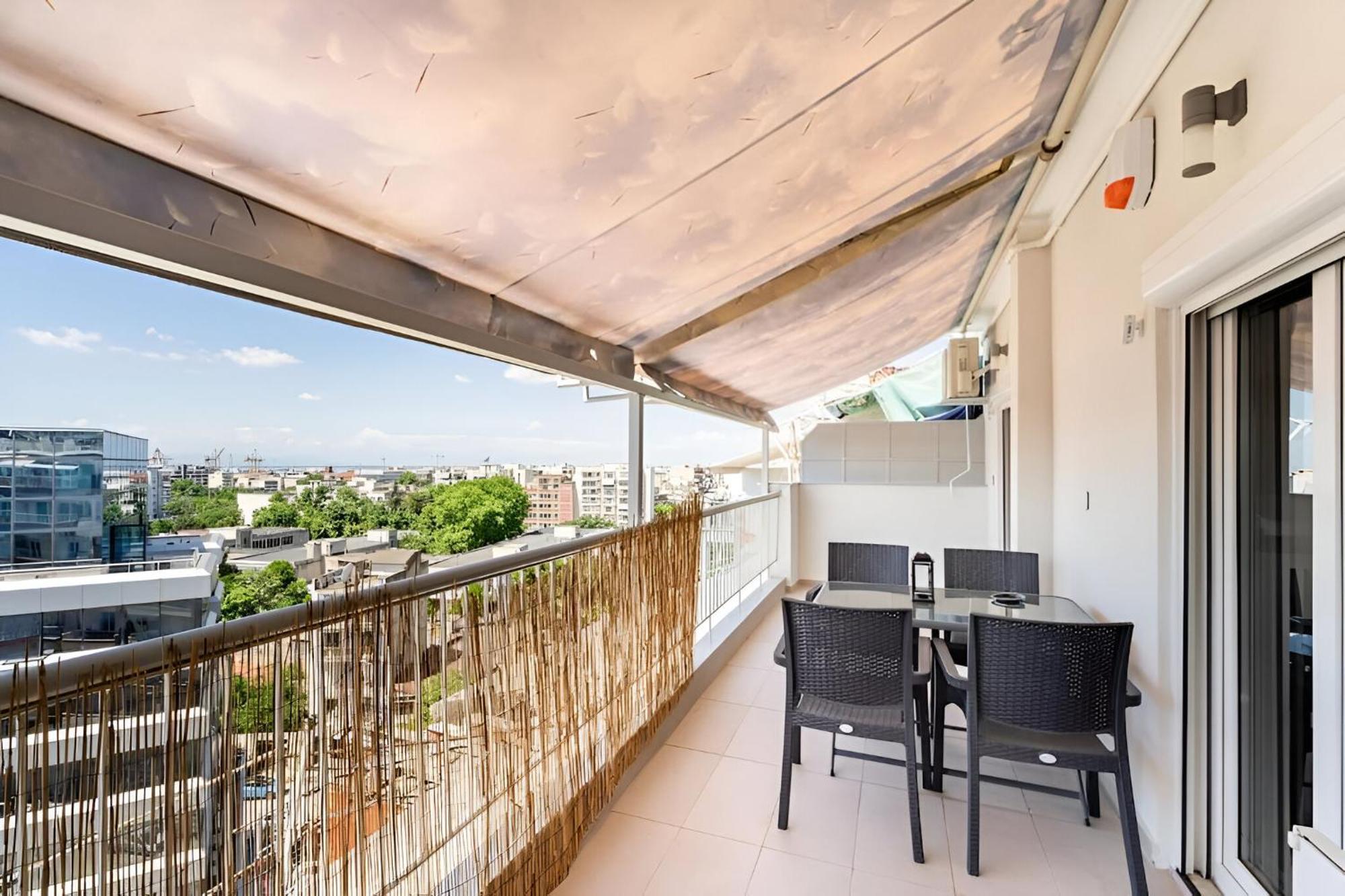 Elegant, Modern & Spacious Apartment In Thessaloniki With Balcony Εξωτερικό φωτογραφία
